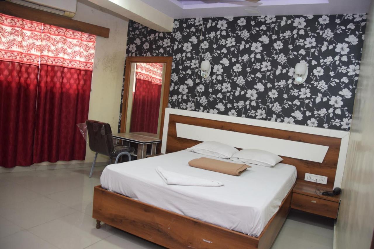 Hotel Riviera Residency Thane Exterior foto